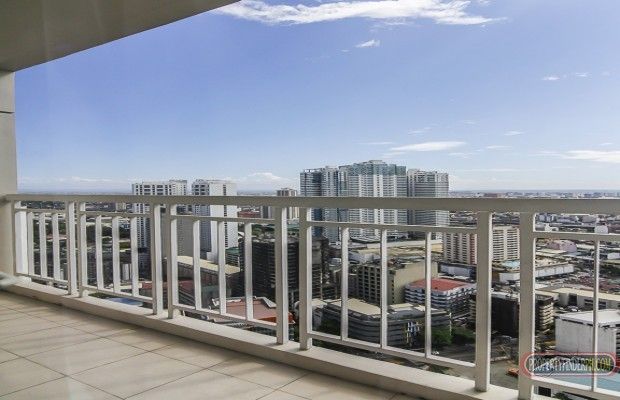 2BR + den For Rent in Senta Makati03