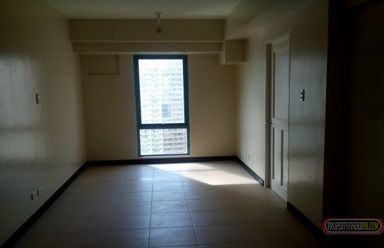 TIVOLI 1-BEDROOM CONDOMINIUM UNIT WITH BALCONY02