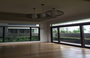 6BR House near Eastwood City FOR RENT02