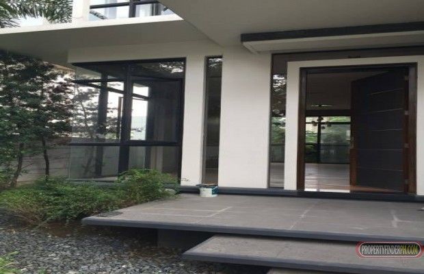 6BR House near Eastwood City FOR RENT04