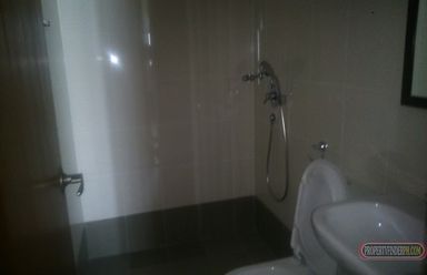 "ETON Unit21-F studio-type/fully furnished , Baypark, TM. Kalaw st. cor"02