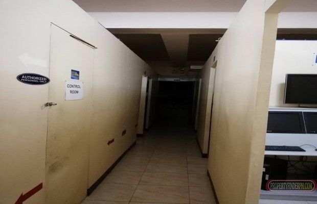 "Office/Commercial Space for Lease Ideal for Call centers, Review/Tr"03