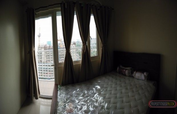 1BR with Balcony. Semi furnished.04