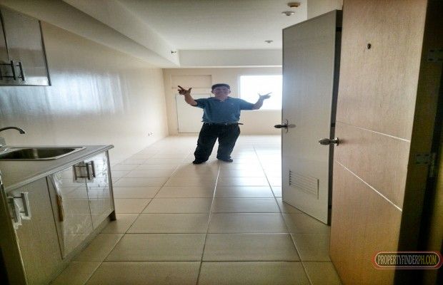 "CONDO UNIT FOR RENT (Studio Type: 24 sqm, 33rd floor) University Tower"01