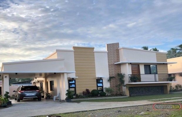 110 Sqm Apartments at Nealega Village in Iriga City for rent .Fully s03