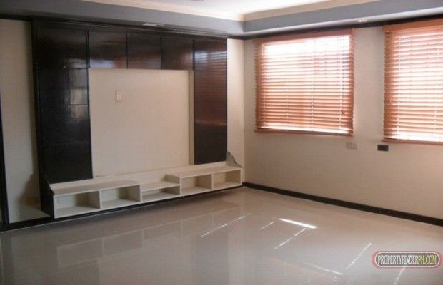 2BR Condominium for Rent04