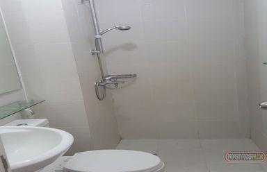 1 BR Condo Unit at Acqua Private Residences(semi-furnished)02