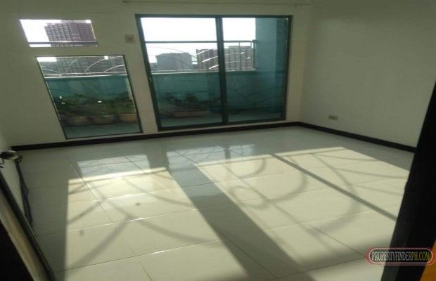 Unfurnished 3 Bedroom Unit04