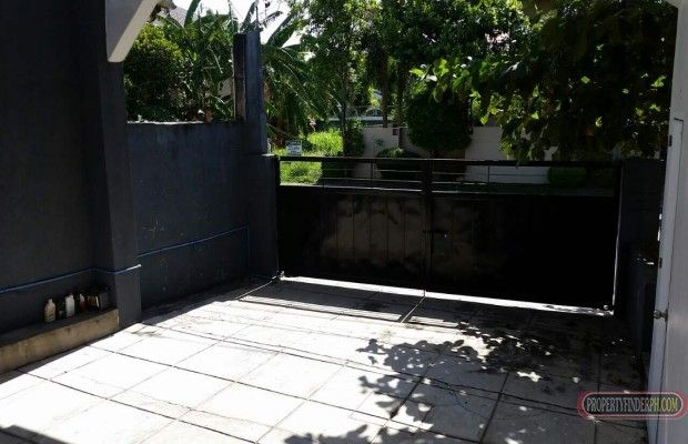 "Alabang 400 House for Rent spacious 3BR, 2 car garage, big lawn"03