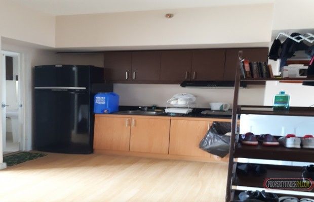 Room or Bedspacer for rent04