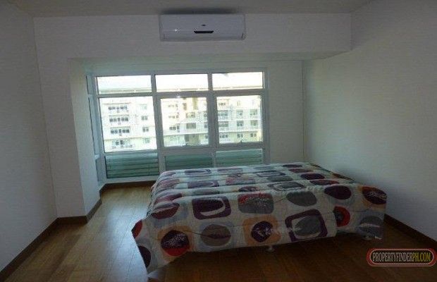 For Rent: One Bedroom Semi-Furnished in One Serendra04