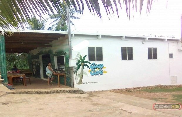Commercial/shop building for rent with a small house01