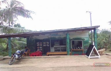 Commercial/shop building for rent with a small house02