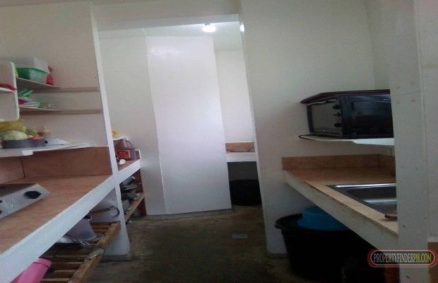 Commercial/shop building for rent with a small house03