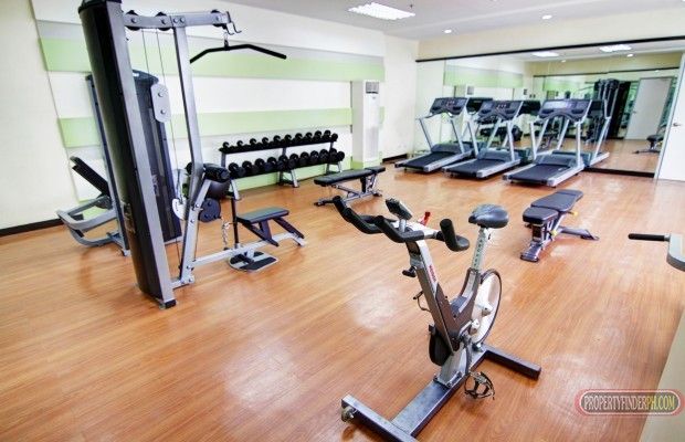 2 bedroom condo unit furnished03