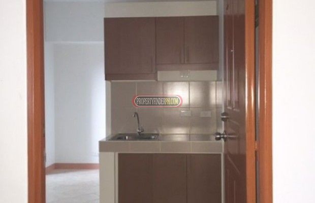 Studio unit across De La Salle Taft04