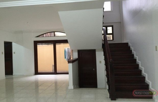 6 Bedroom Mandaluyong Townhouse for Lease03