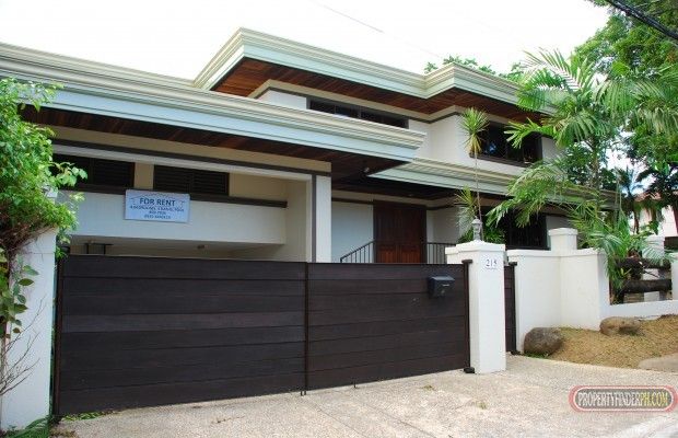 Newly Renovated House for Rent01