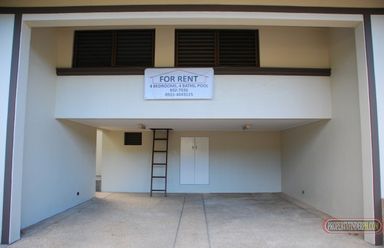 Newly Renovated House for Rent02
