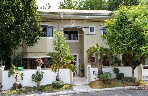 "Southern Metro Manila House and Lot for Rent in Tahanan Village, Paran"01