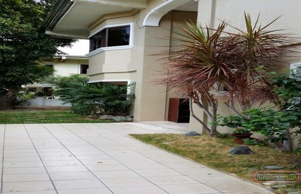 "Southern Metro Manila House and Lot for Rent in Tahanan Village, Paran"04
