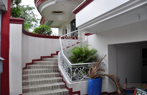 "4 BR with Bath, 3 car garage, pool in Greenhills East"04