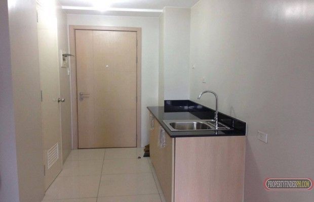 1br Unit - w/ balcony near UST04
