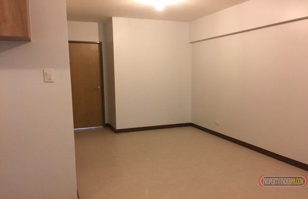 2BR with Balcony and Service Area at The Birchwood Taguig City04