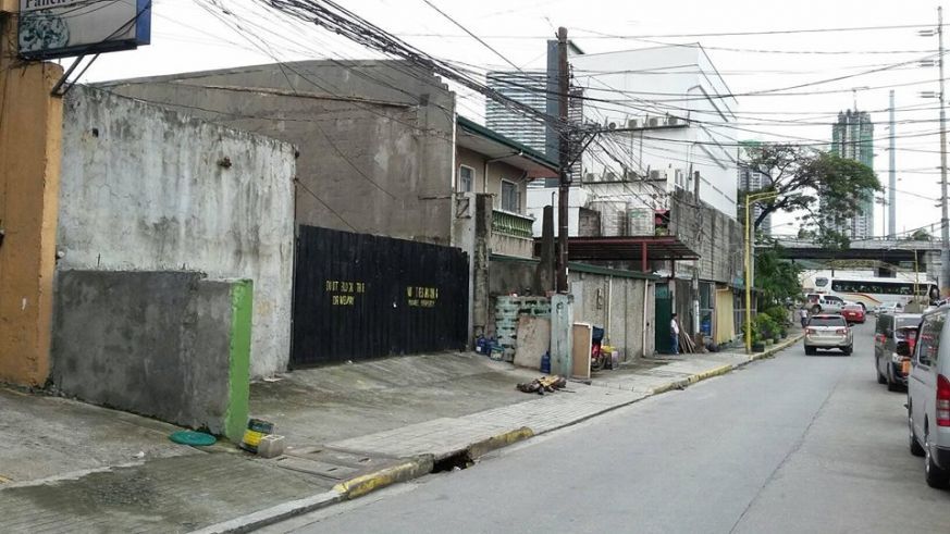 Vacant Lot for lease at Harvard St. in Makati City very near EDSA and04