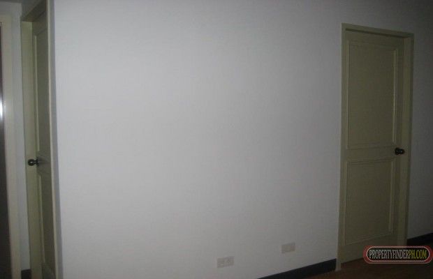 "2-Bedroom flat-type condo unit (30 sqm), with 1 T&amp;B and window gri"03