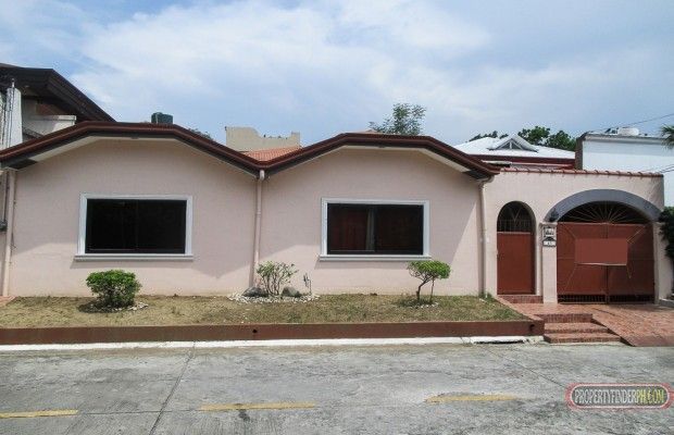 RB35GAN: Nicely Refurbised Bungalow for Sale in BF Homes04