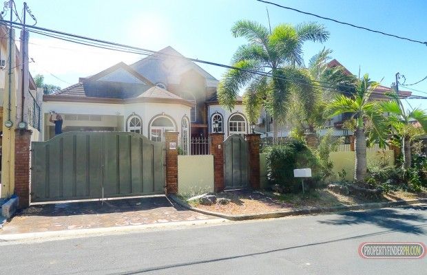 R85AGO : CLASSIC HOUSE FOR RENT IN AYALA ALABANG01