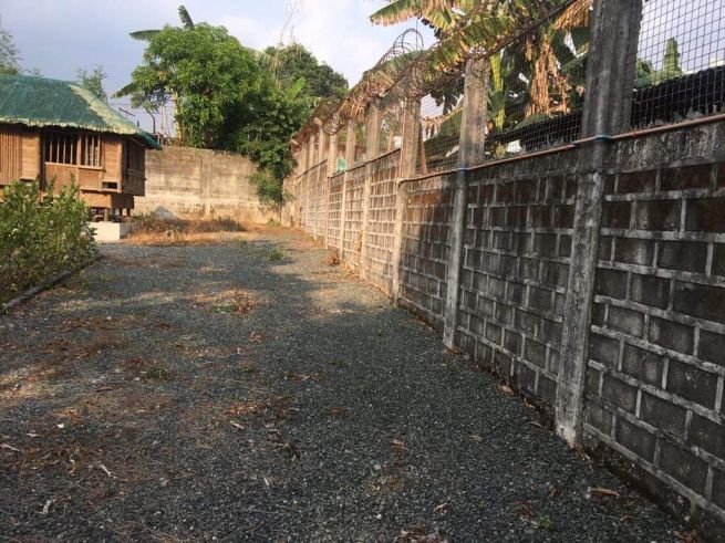 For Rent Vacant Lot With Bahay Kubo10