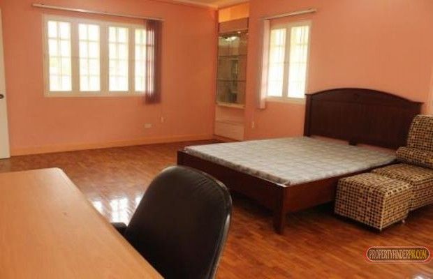 "Bungalow Fully-furnished House FOR RENT - Banilad, Cebu City"04