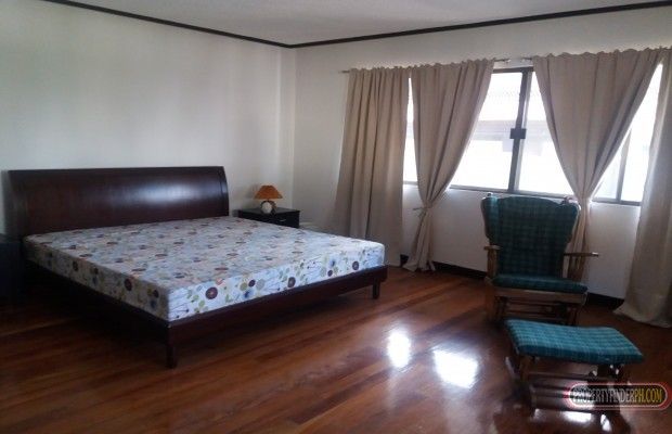 "4 Bedrooms, House For Rent In Valle Verde 1"01