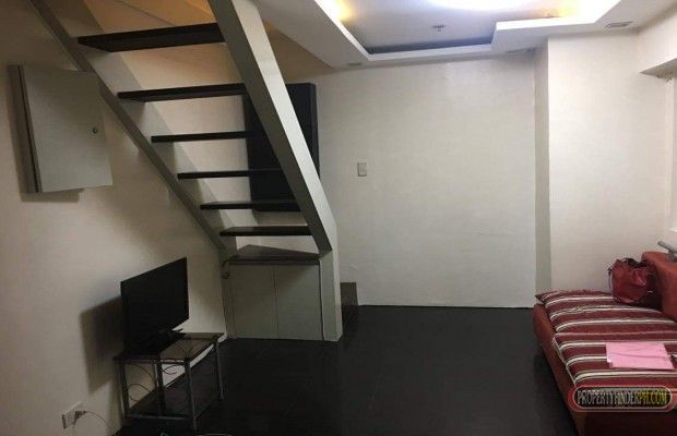 "Located at the heart of Quezon City. Near ABS-CBN, GMA, Sm North Edsa"03