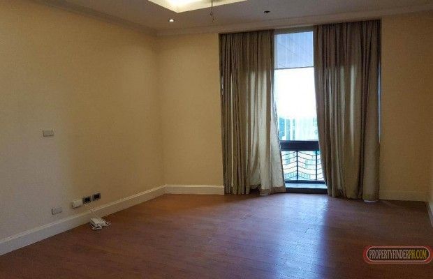 3bedroom essensa condo the fort for rent03
