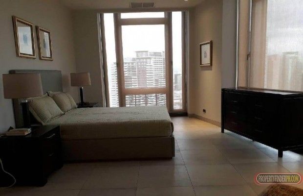 4bedroom essensa condo the fort for long term lease04