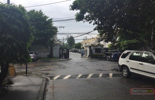 "3 BR Townhouse, secured location, safe for kids. Central location, nea"04
