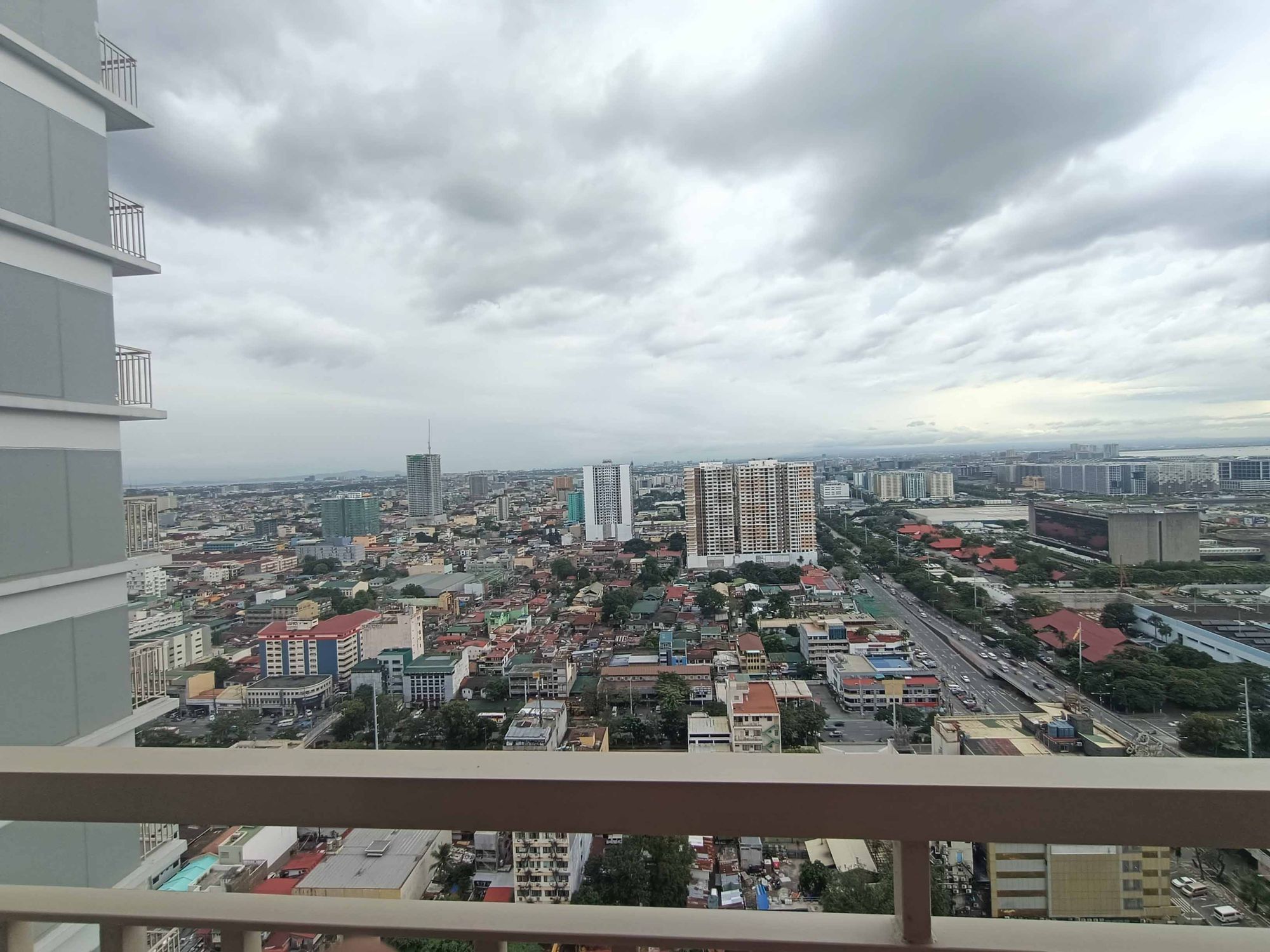Condo Unit For Rent - Unit 3317 at Coast Residences04