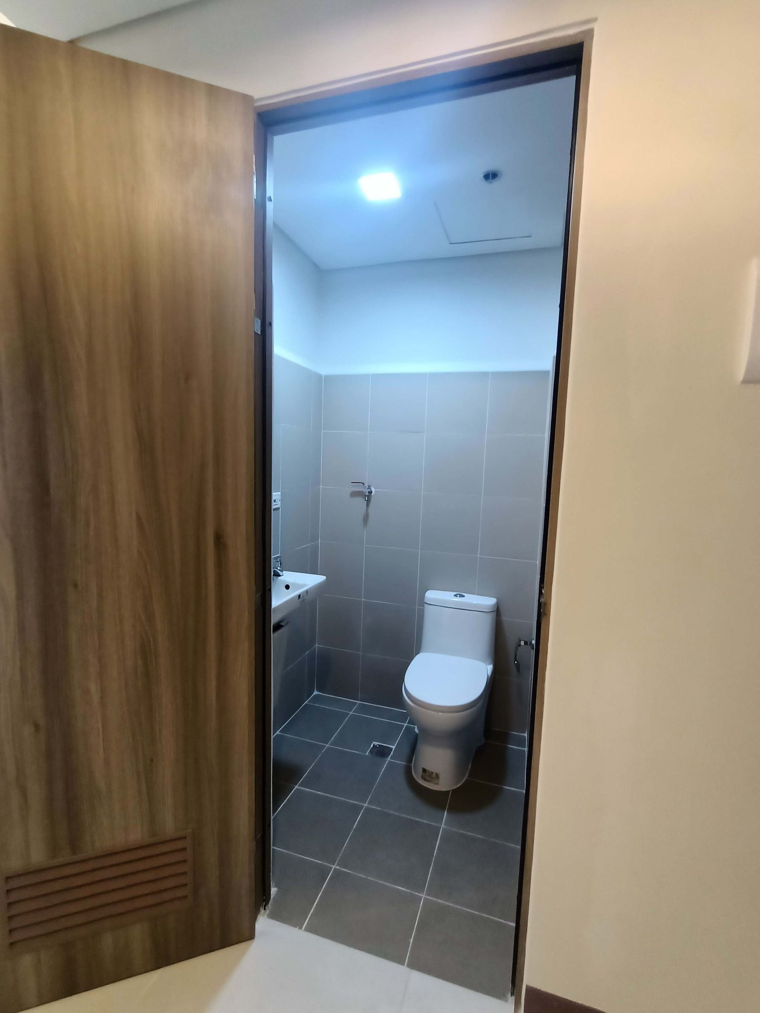 Condo Unit For Rent - Unit 3317 at Coast Residences08