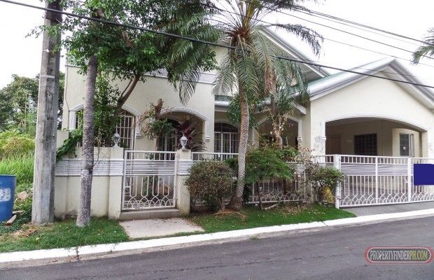RB40CTO: Semi Furnished Bungalow House for Rent in BF03
