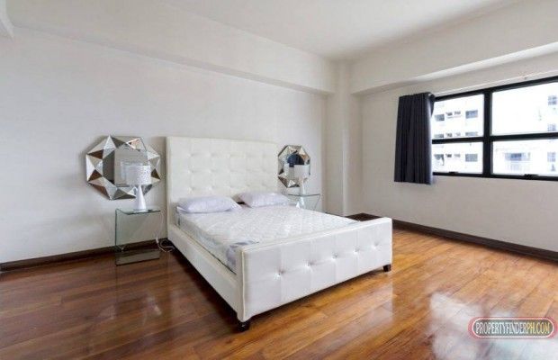 Fully Furnished 3 Bedroom unit at Avalon Condominium Ayala03