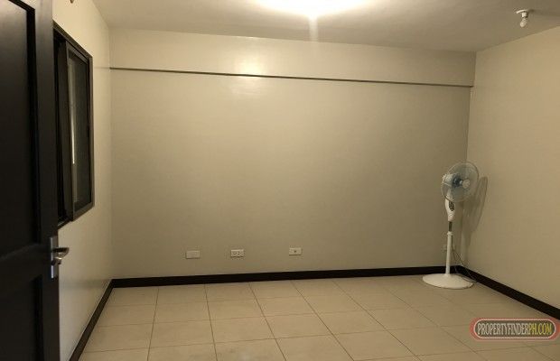 "Semi-furnished 2 BR condo on 4th floor, A/C units on both rooms, 1 dou"04