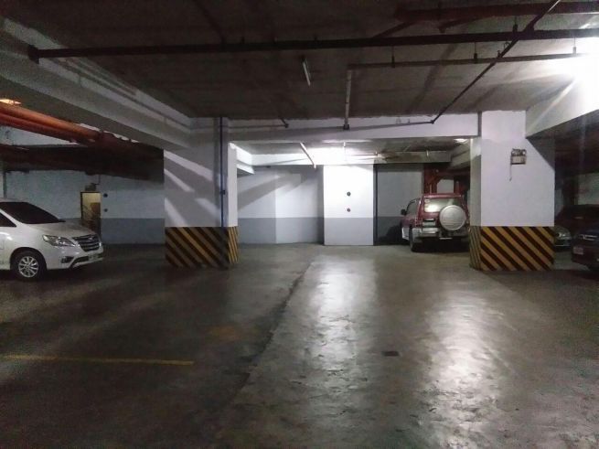 "Parking slot GMA EDSA MRT Victoria Station 1 Near Timog, Centris"03