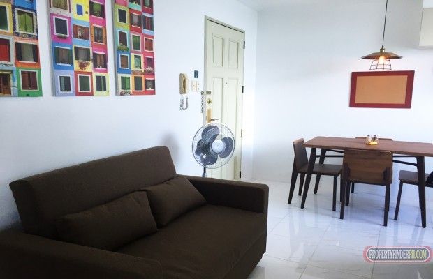 1 BR Condo Unit @ Katipunan Avenue in front of Ateneo De Manila for Re04