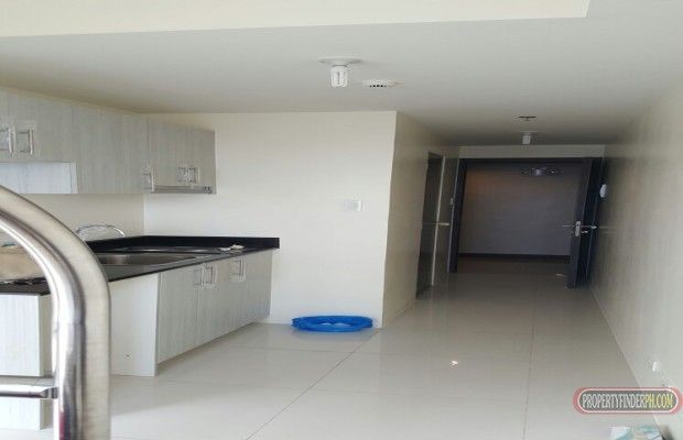 Studio Unit @ Green Residences43rd floor-beside DLSU-accessible to04
