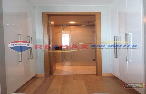 FOR LEASE: Park Terraces Point Tower03