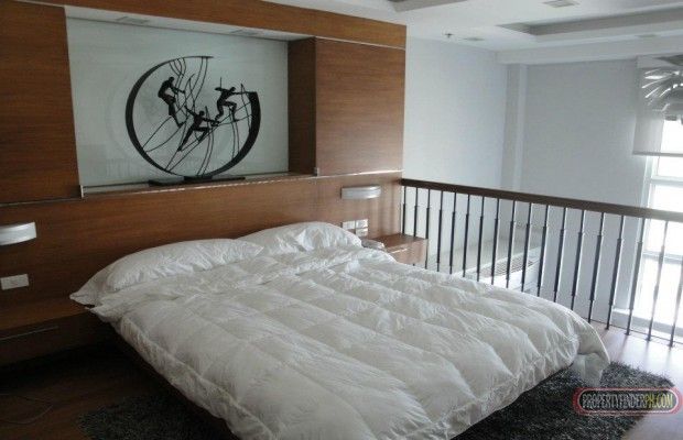 Two Serendra BGC Condominium For Rent or SaleContact: 0917523577804