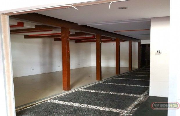 182sqm Commercial Space for Rent03
